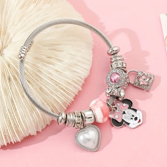 Women’s/Girls Disney Inspired Minnie Mouse Fashion Charm Bracelet - NWT - Picture 4 of 5